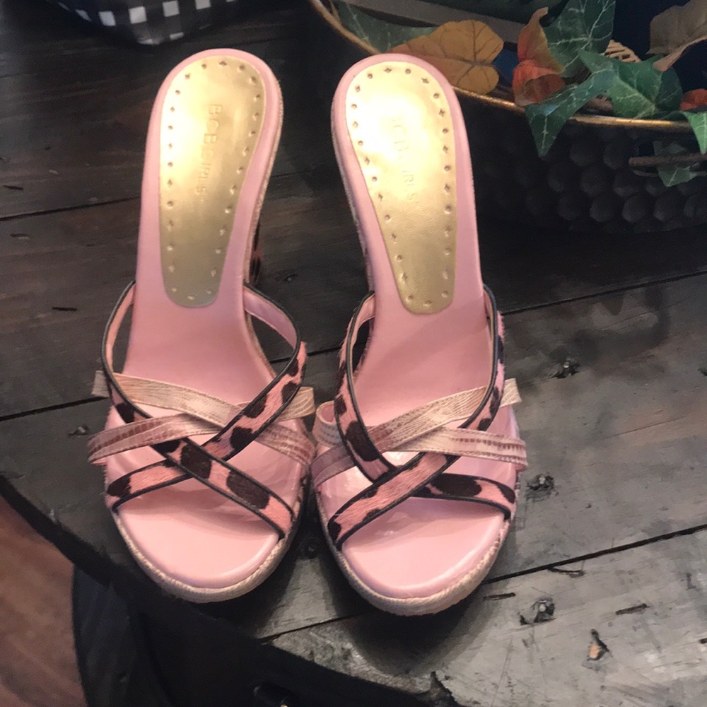 Sandal platforms